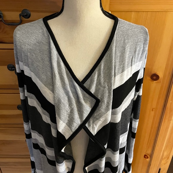 L, cardigan - Picture 4 of 6